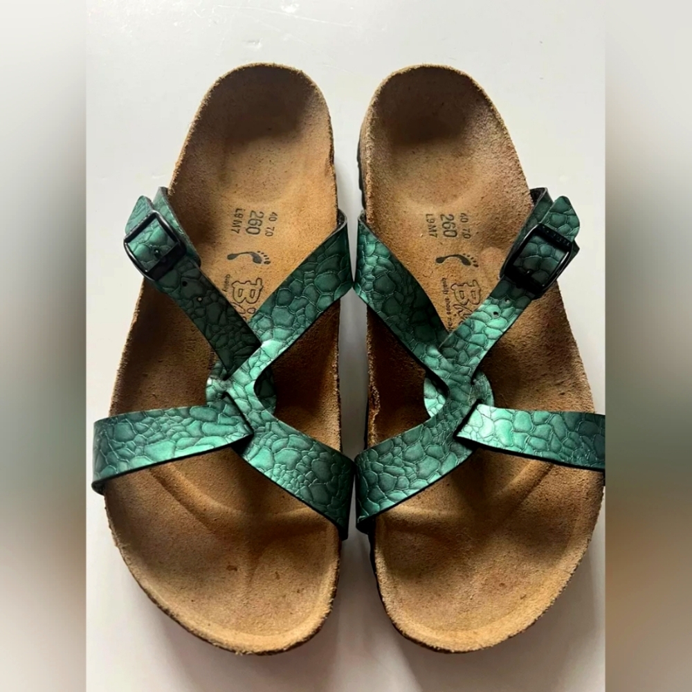 BIRKIS BY BIRKENSTOCK LADIES CRISS CROSS CROC SANDALS SIZE 39 SIZE 8 US